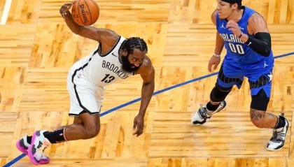 哈里斯与哈登体能告急？篮网手感冰封暂缓急行脚步